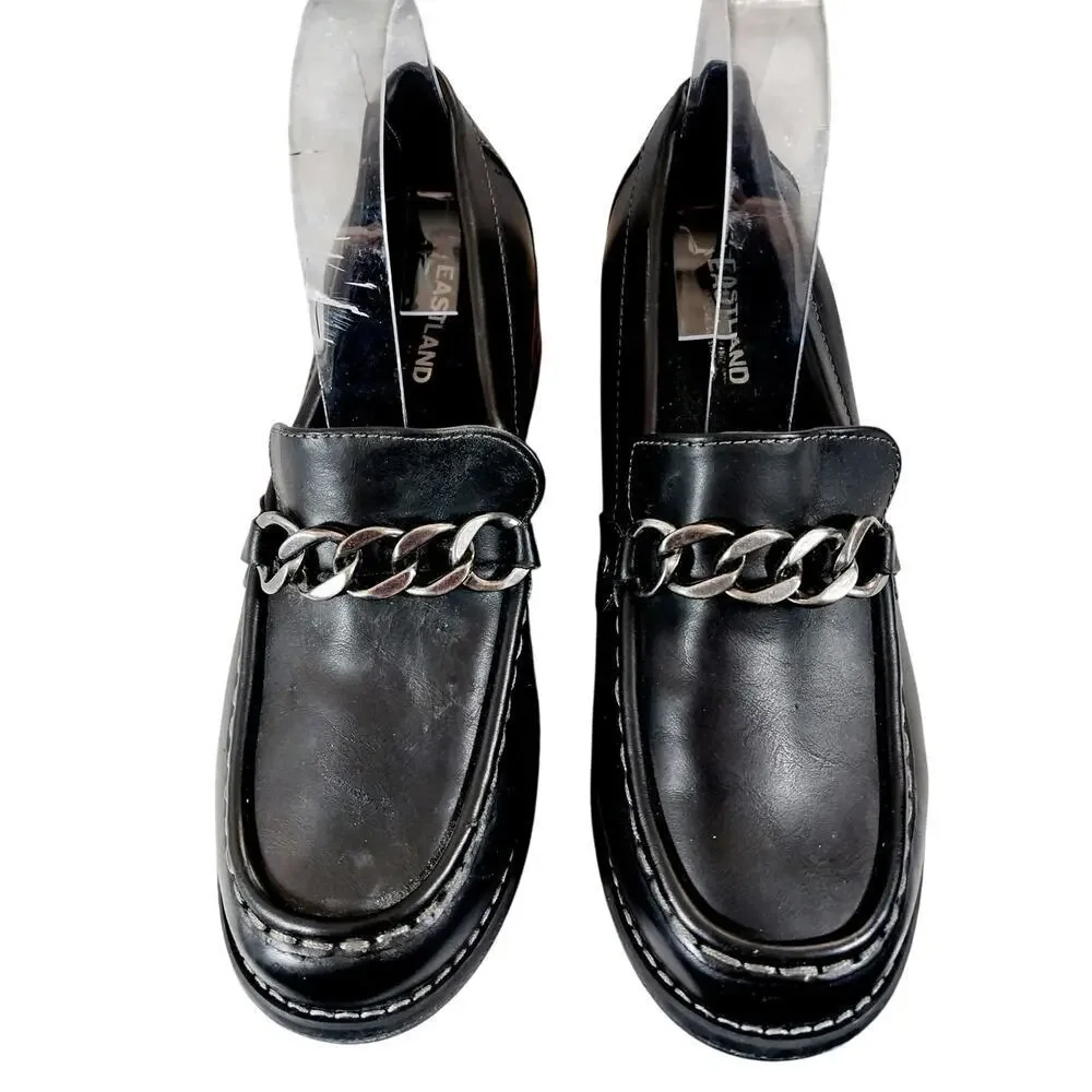 EASTLAND! BLACK GENUINE LEATHER STACKED HEEL, FRONT CHAIN, HEELED LOAFERS! 9.5M